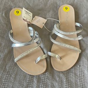 NWT women’s sandals